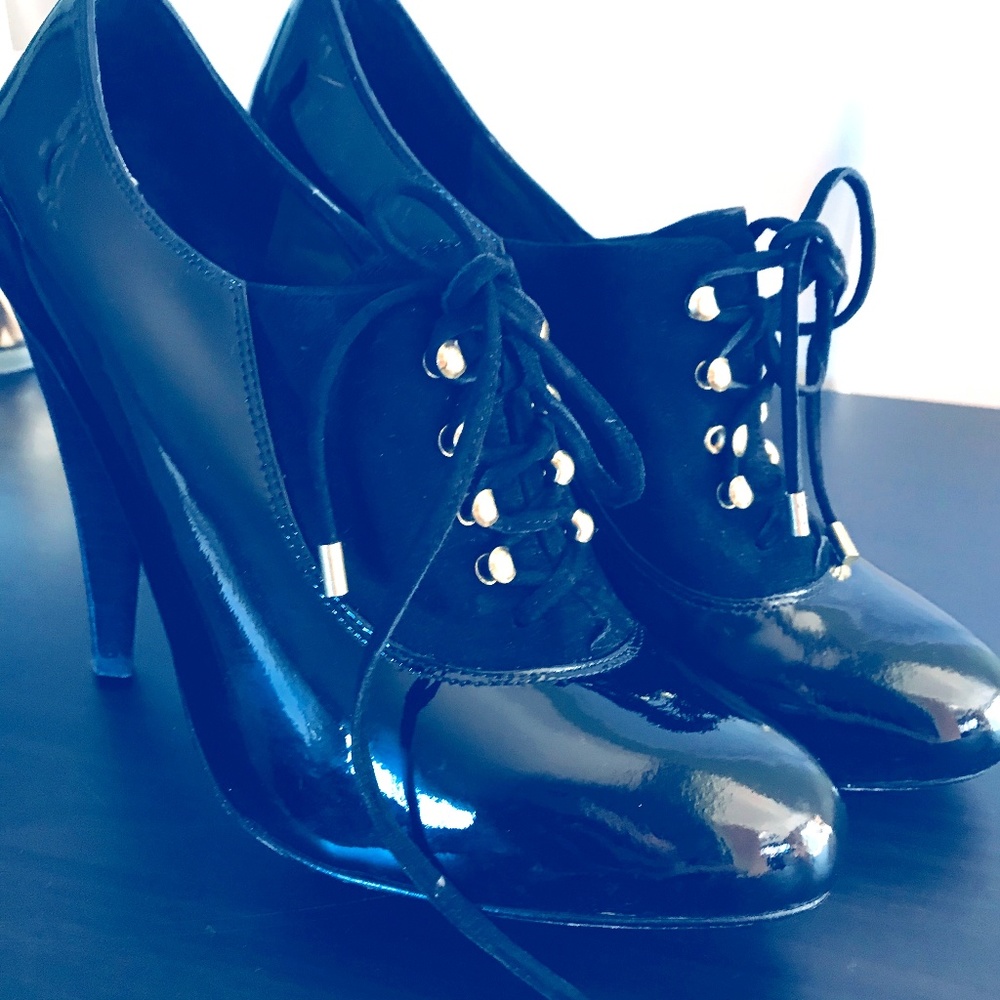 Sacks Fifth Ave Patent Leather/Suede Lace-up Heel.
